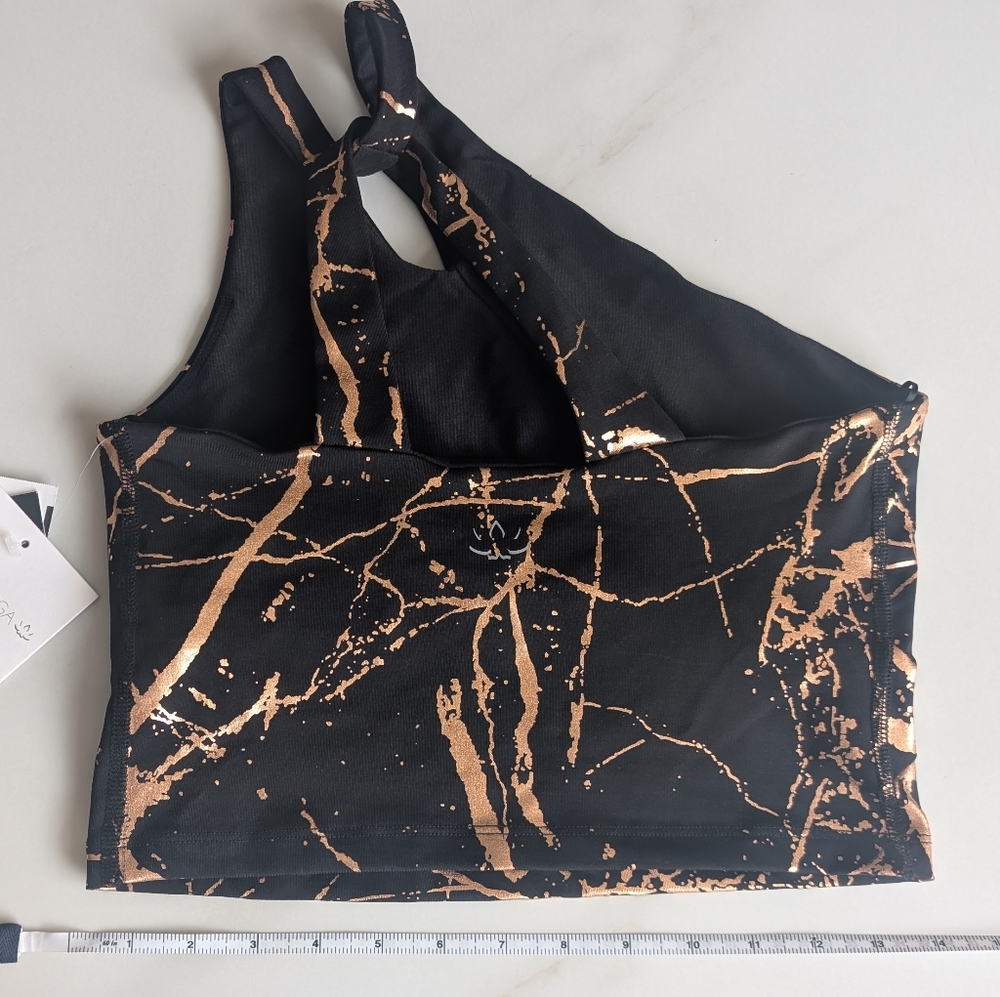 Beyond Yoga Lost Your Marbles Asymmetrical Cropped Workout Top M Rose Gold Black - Picture 6 of 9